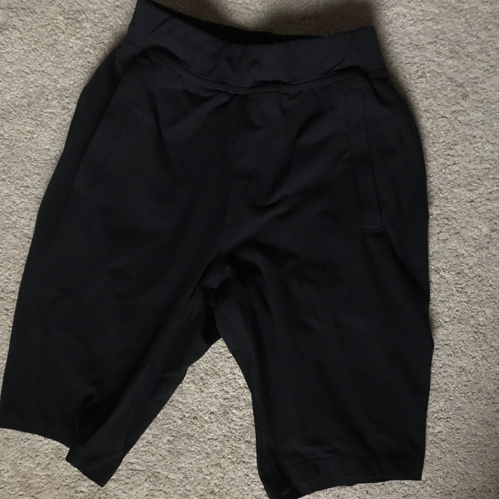 lululemon stretchy black athletic shorts